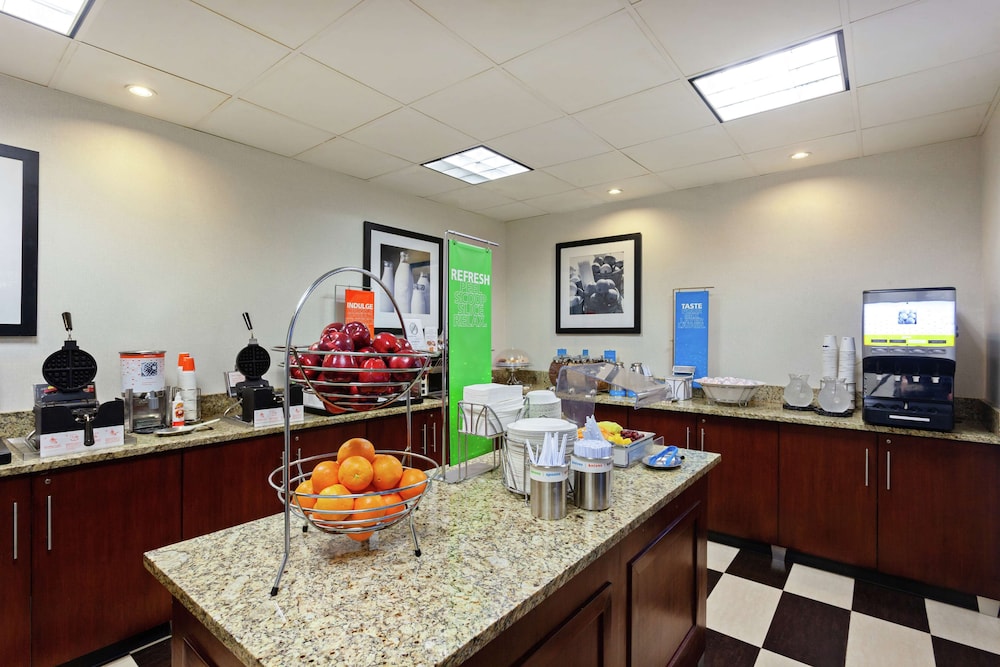 Hampton Inn Los Angeles Arcadia Pasadena - photo 19