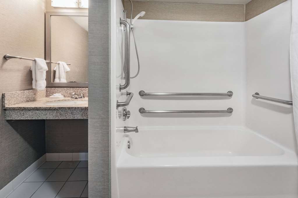 Baymont by Wyndham Brooklyn Center - photo 17