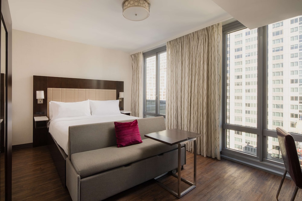 Embassy Suites by Hilton New York Manhattan Times Square - photo 45