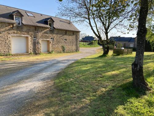 Au Studio - carbon neutral hotel in Ernee