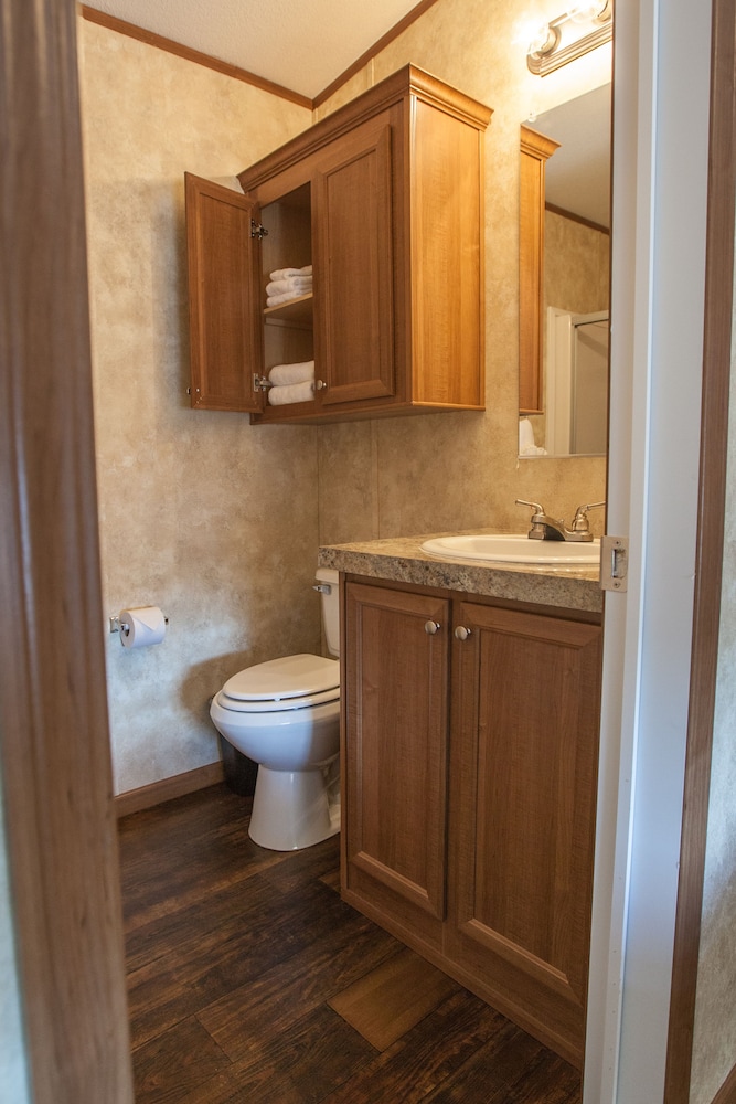 Cuero Oilfield Housing - photo 8