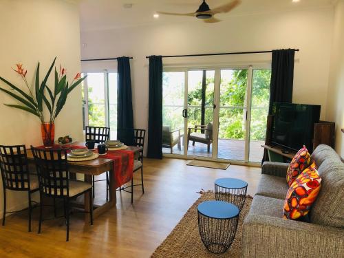 Sky: rainforest and ocean views with jacuzzi - last minute hotel in Unknown City