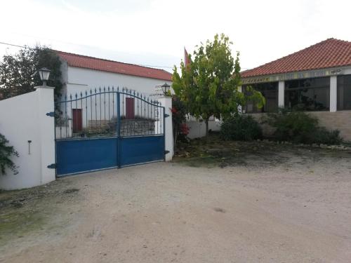 Alojamentos dos Mangues — hotel in Sao Martinho Do Porto