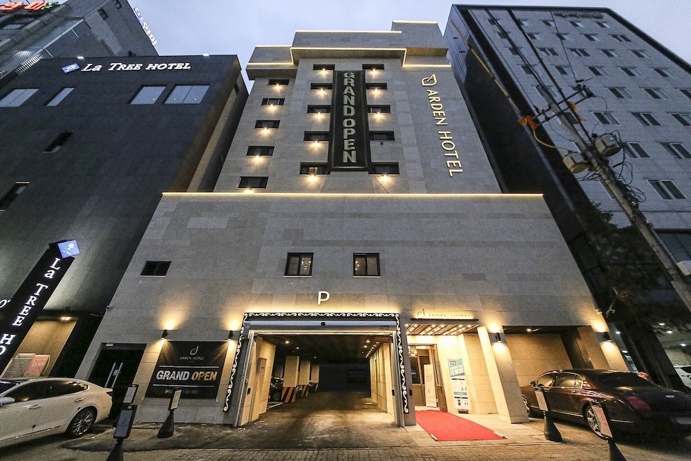 Arden Hotel in Cheonan, South Korea
