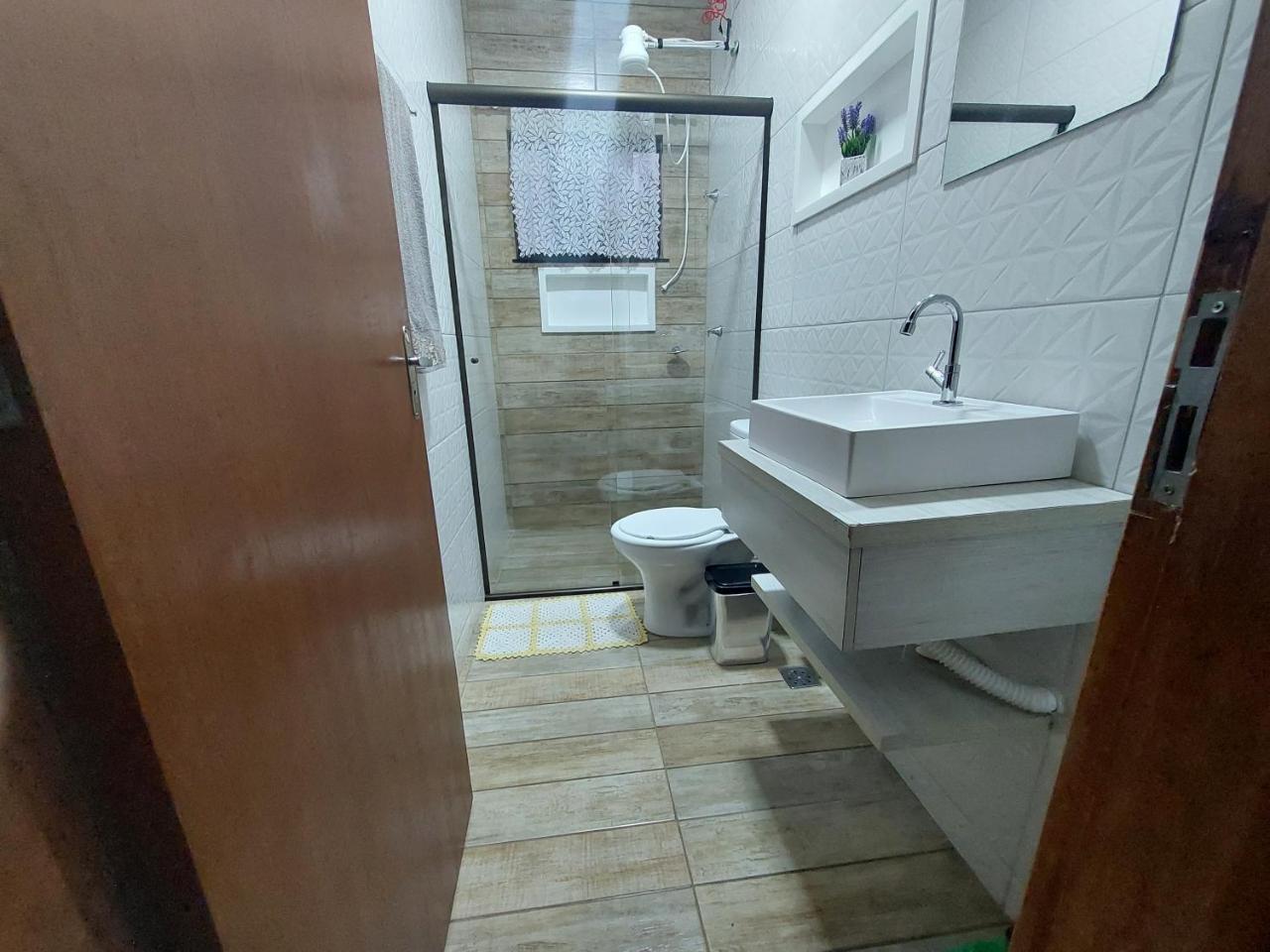 Kitnets Bem Localizada Prox Ao Autodromo in Londrina, Brasil