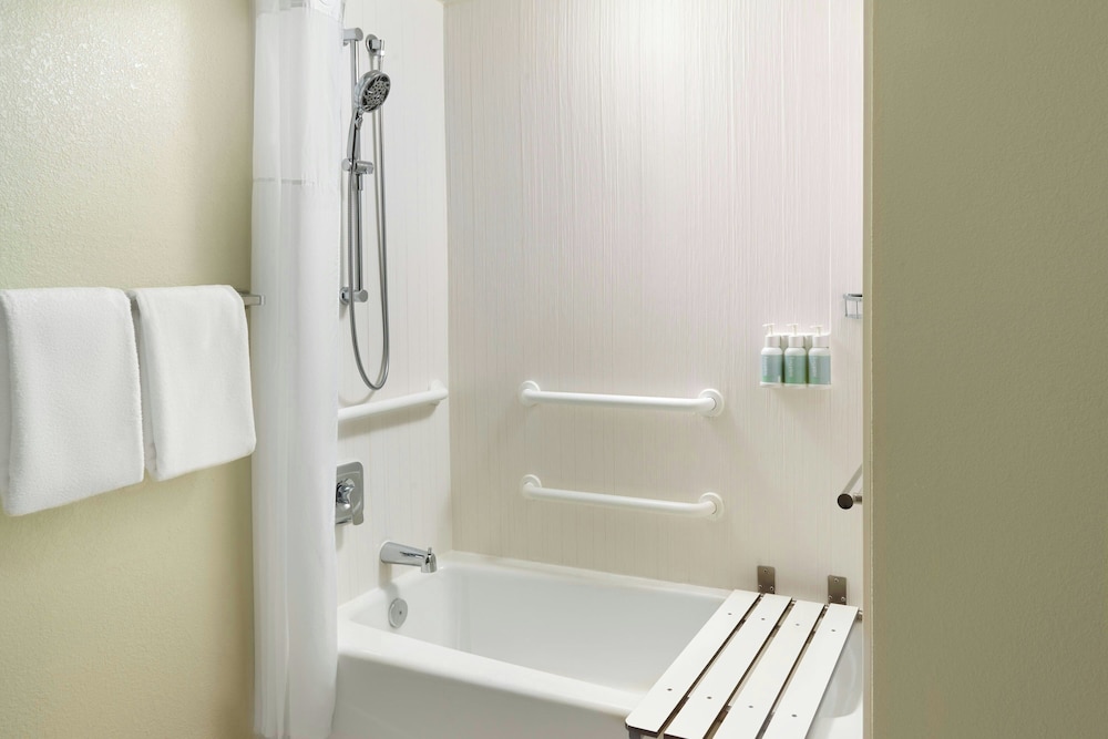Courtyard by Marriott Greenville Haywood Mall - photo 19