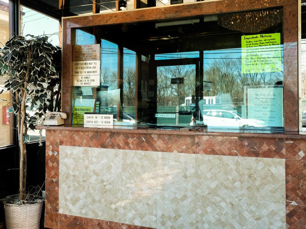 Capri Lynbrook Motor Inn - photo 8