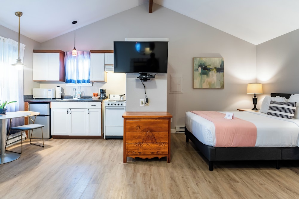 Inn at Haystack Rock - photo 9