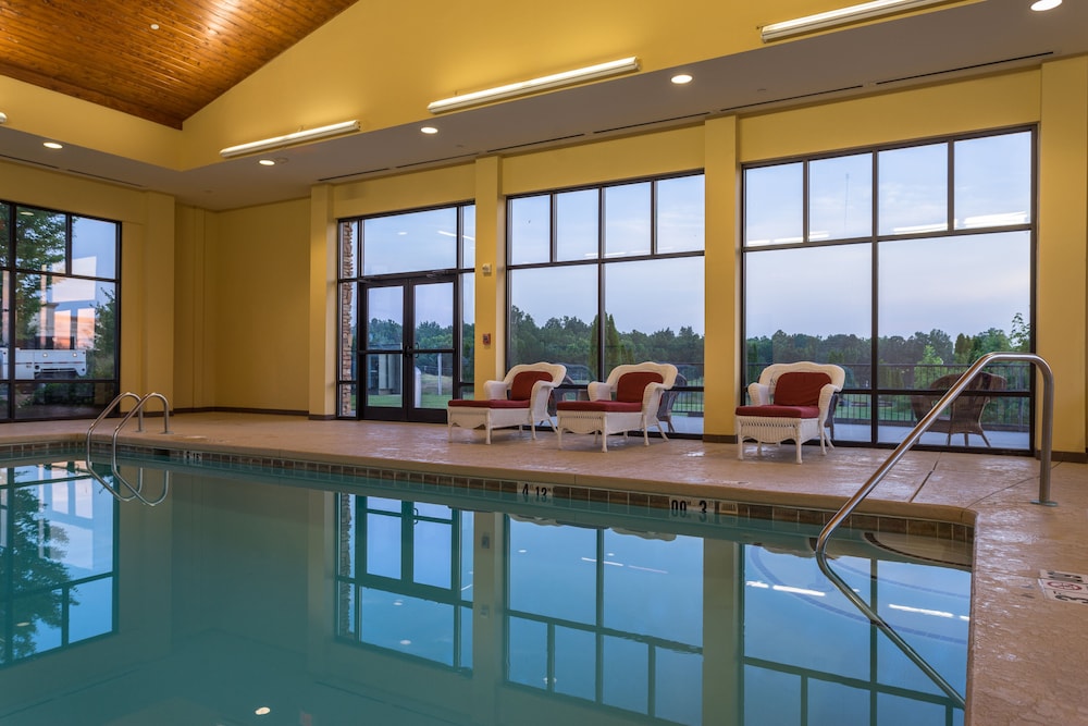 Holiday Inn Express Suites Lexington NwVineyard - photo 45