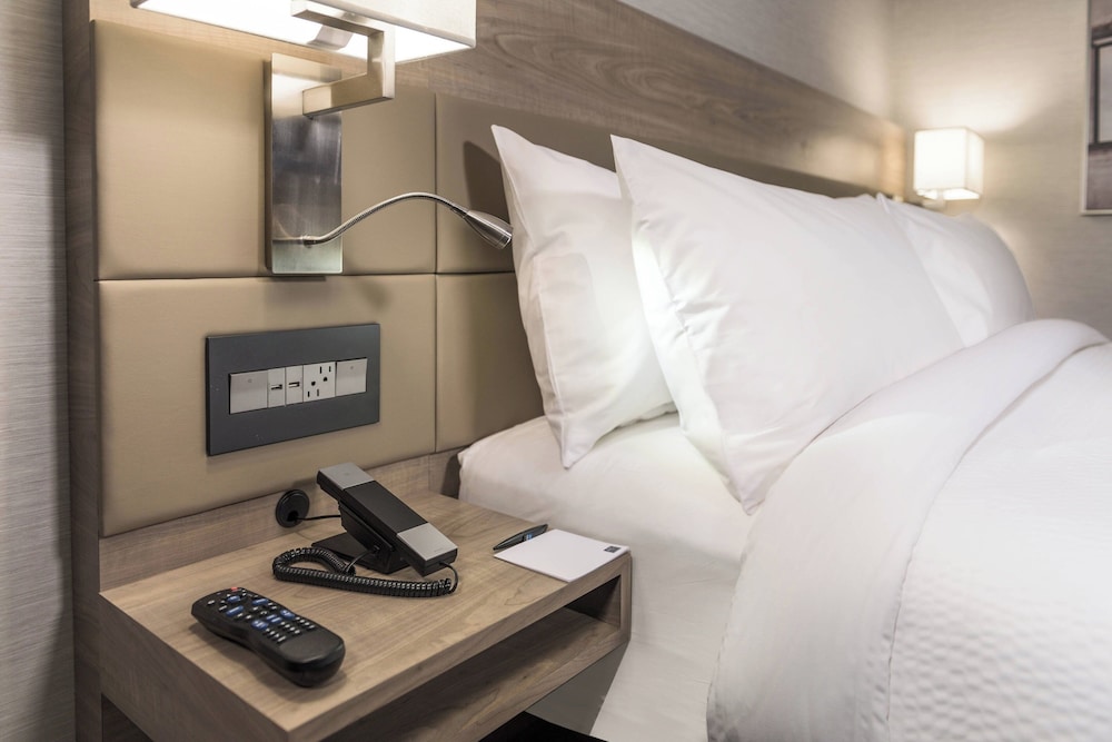AC Hotel by Marriott Boston North - photo 25