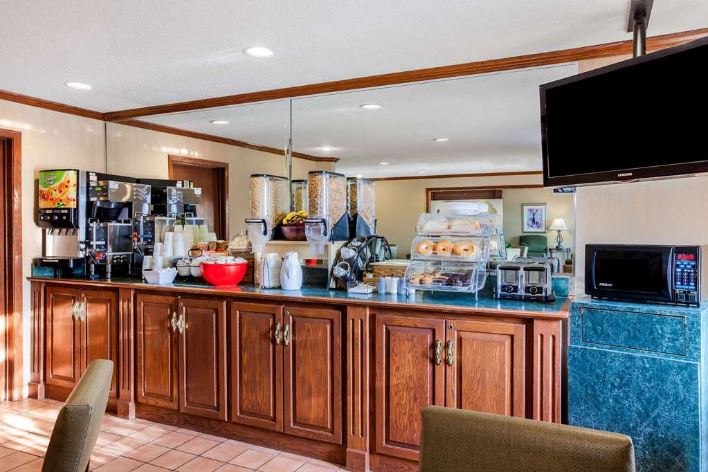 La Quinta Inn by Wyndham Detroit Southgate - photo 29