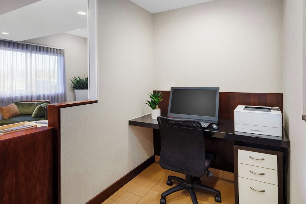 Fairfield Inn by Marriott Philadelphia Airport - photo 28