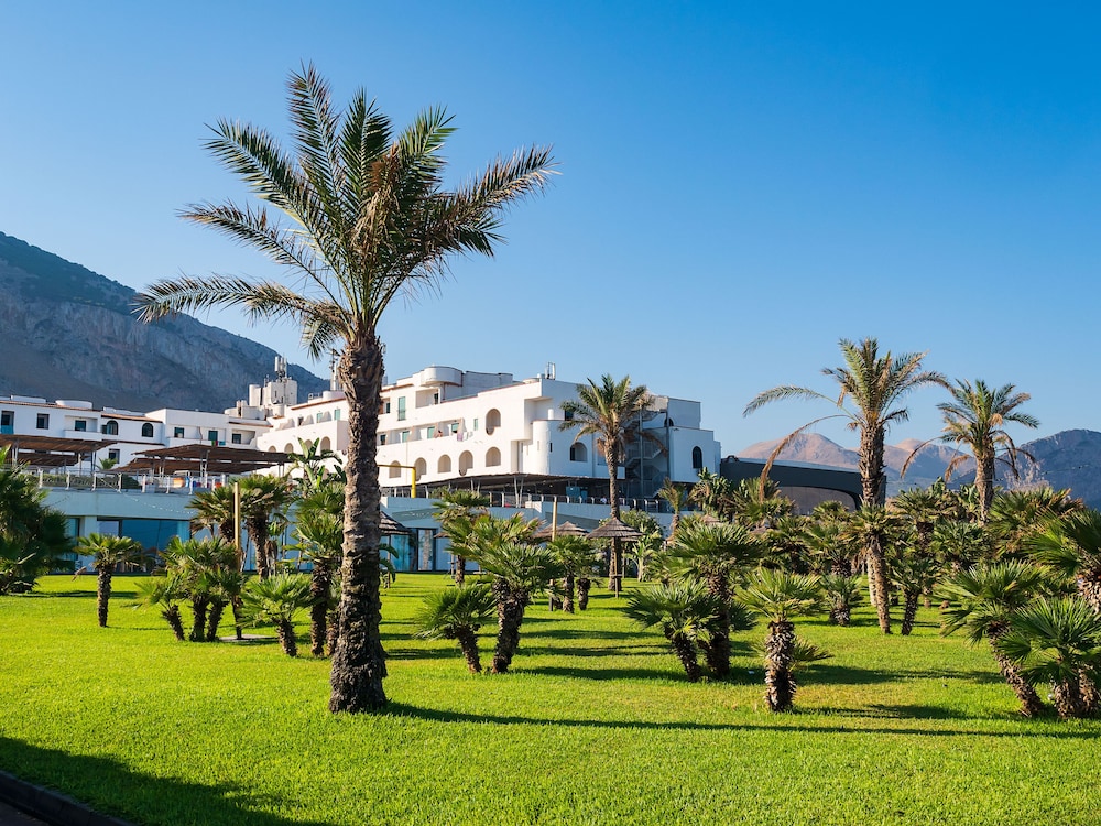 Saracen Sands Hotel & Congress Centre Palermo — 4-Star Luxury Hotel in Isola Delle Femmine, Italy