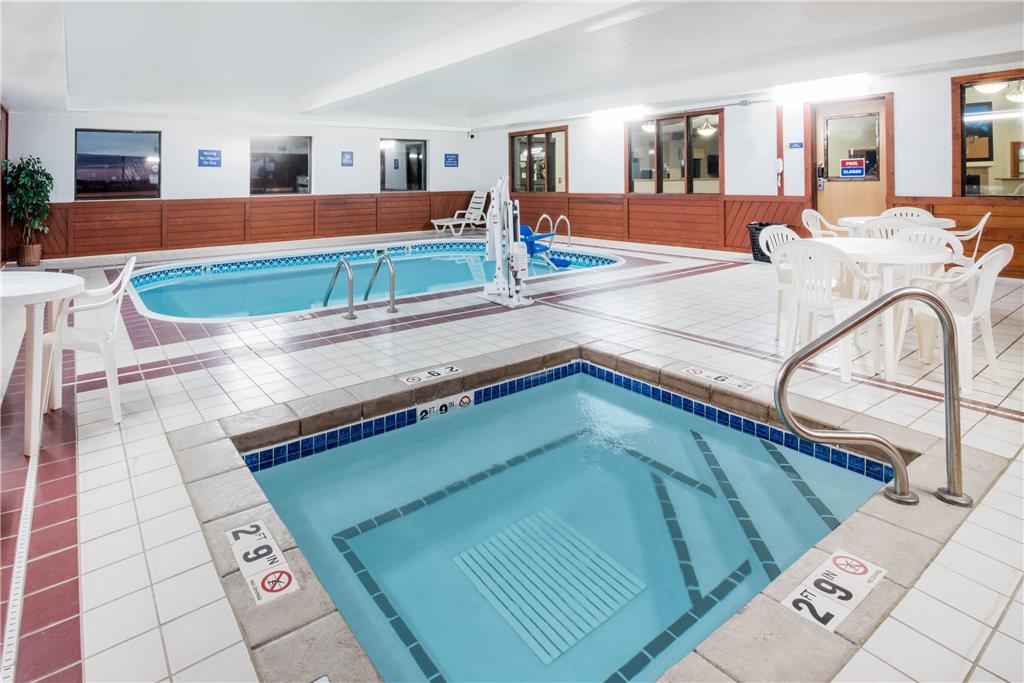 Days Inn by Wyndham Watertown - photo 3