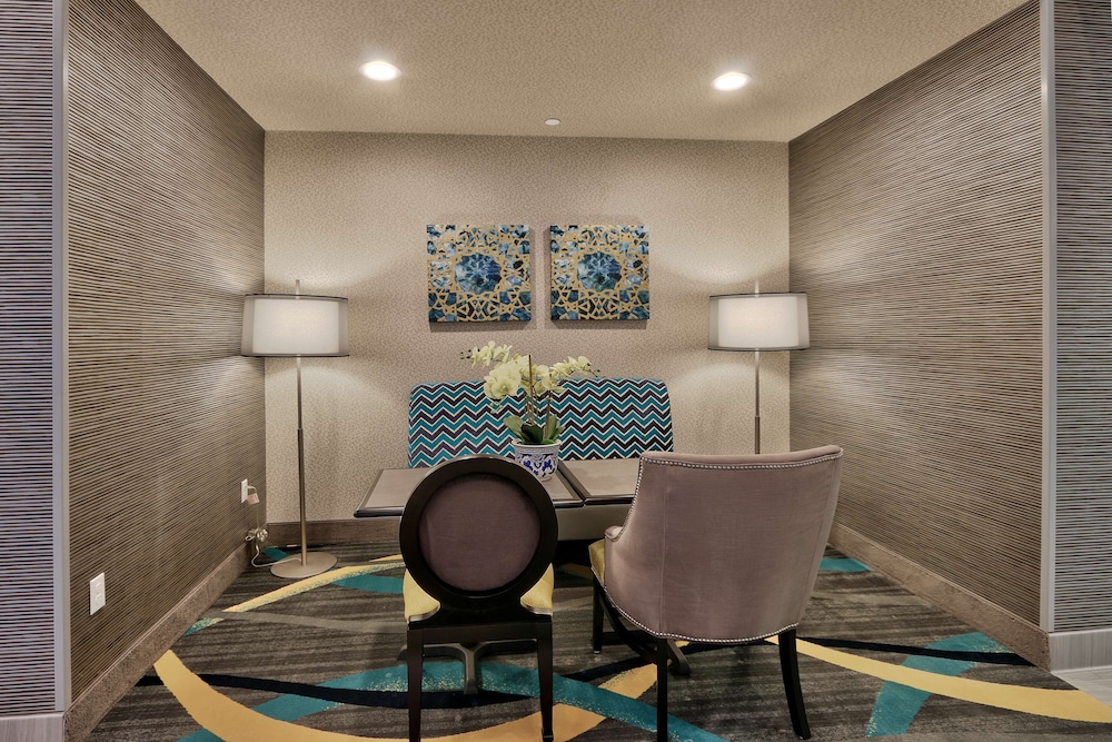 Hampton Inn & Suites Albuquerque Airport - photo 32
