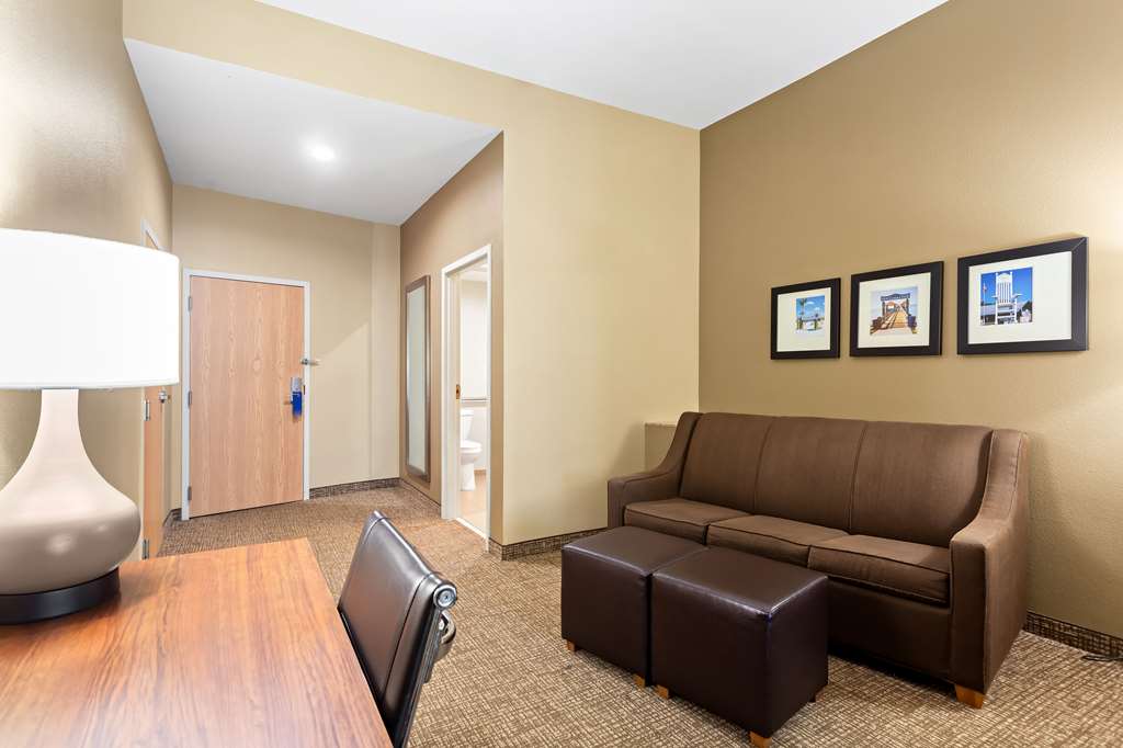 Comfort Suites Gulfport Central - photo 13