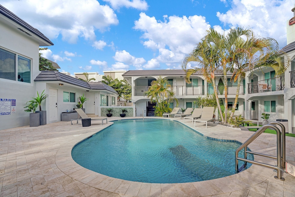 Bright Beachside Getaway — 4-Star Luxury Hotel in Pompano Beach, United States