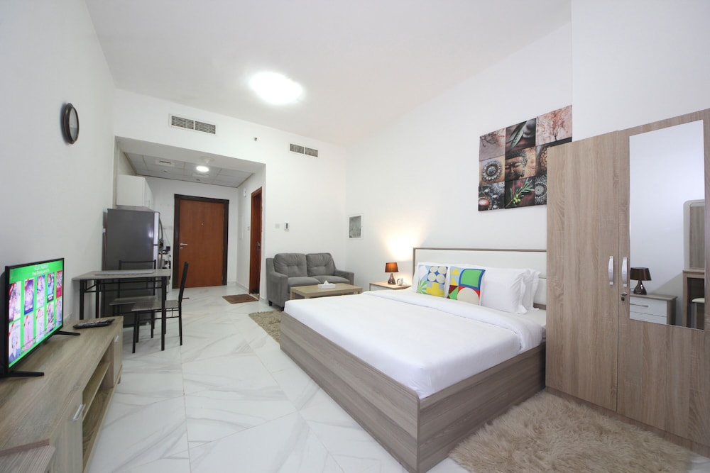 Studio Apartment in Palace Tower 2 - last minute hotel in Dubai