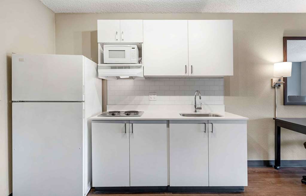 Extended Stay America Premier Suites Union City Dyer St. - photo 18