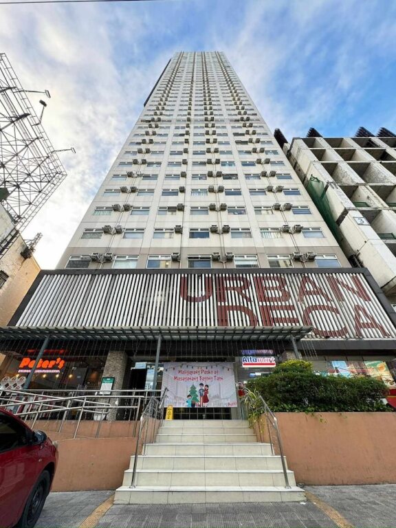 Macks Awesome Place 05 with Netflix and FastUnliwifi — 4-Star Luxury Hotel in Manila, Philippines