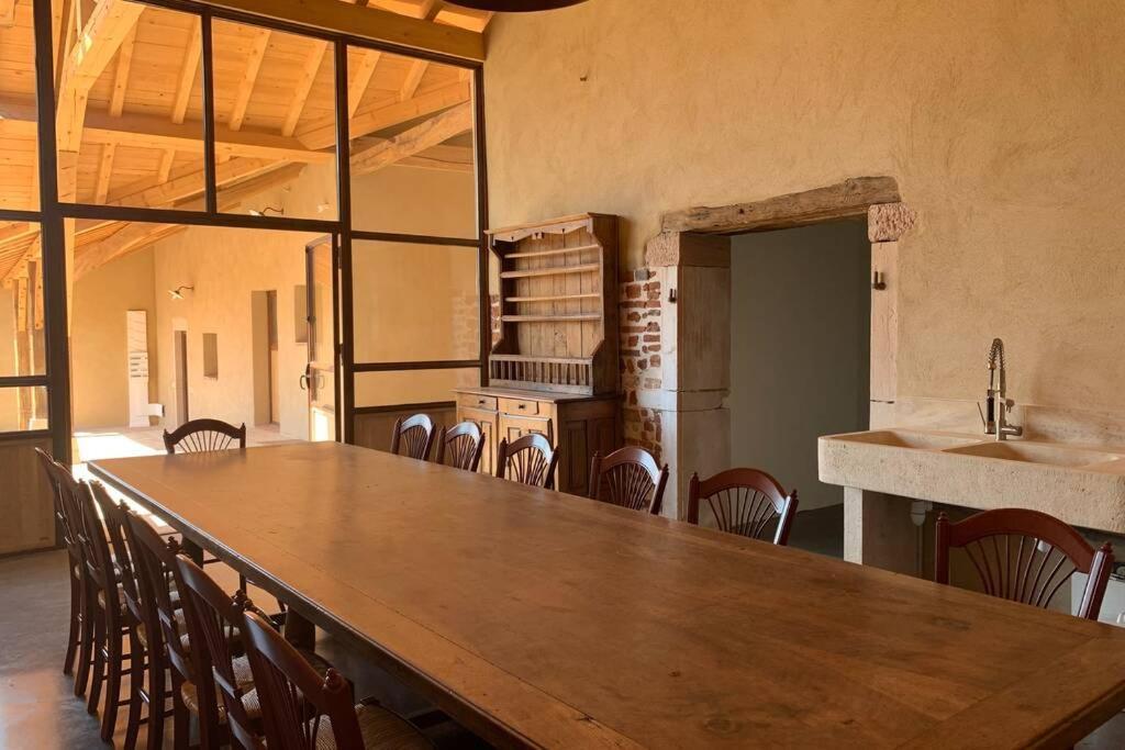 Ancien Haras Refait a Neuf a 3 Km de Vonnas — hotel in Vonnas