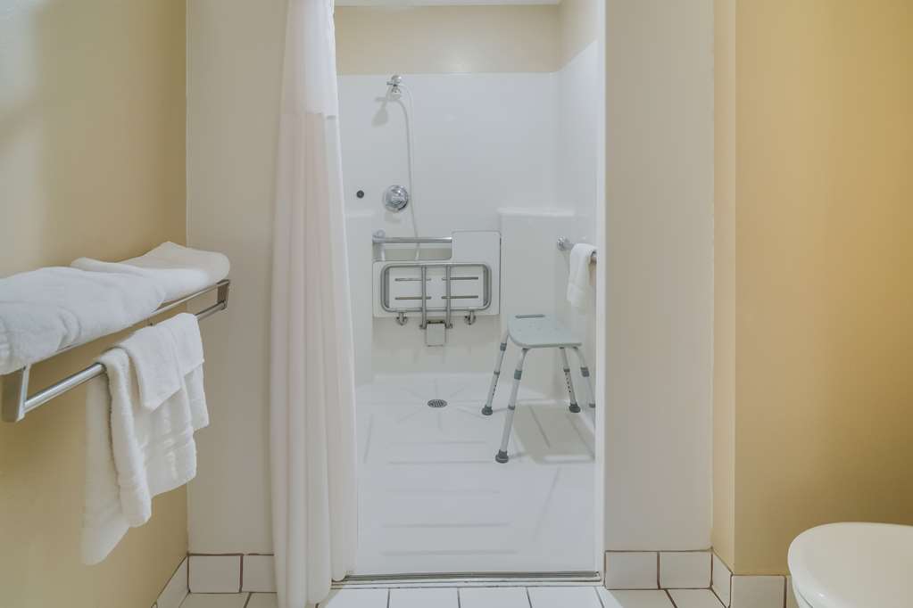 Americas Best Value Inn Fargo - photo 14