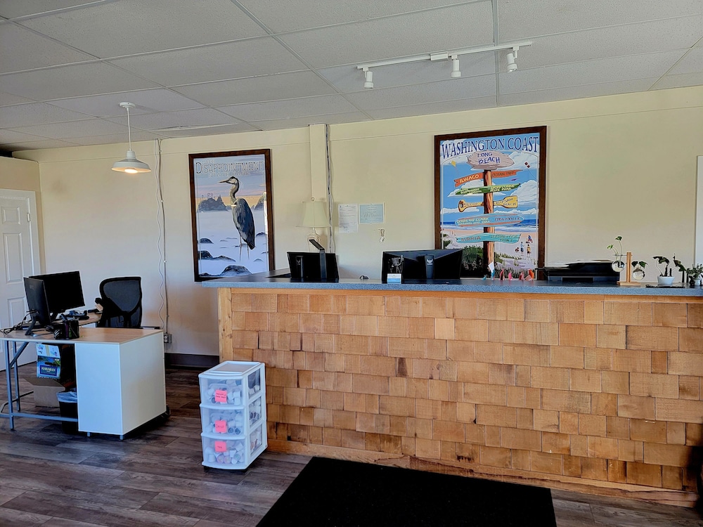 The Coastal Inn and Suites - photo 4