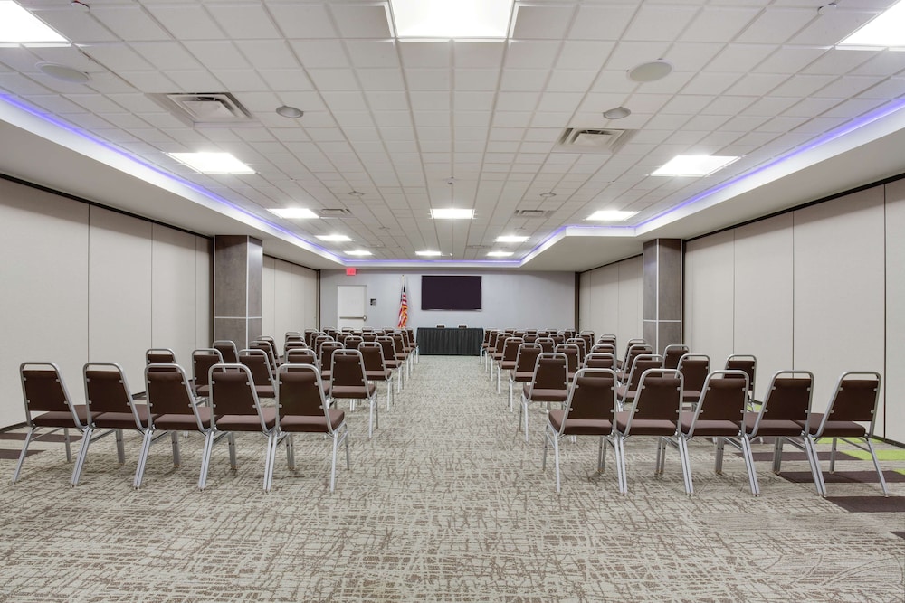 Hampton Inn & Suites Jacksonville Orange Park - photo 34