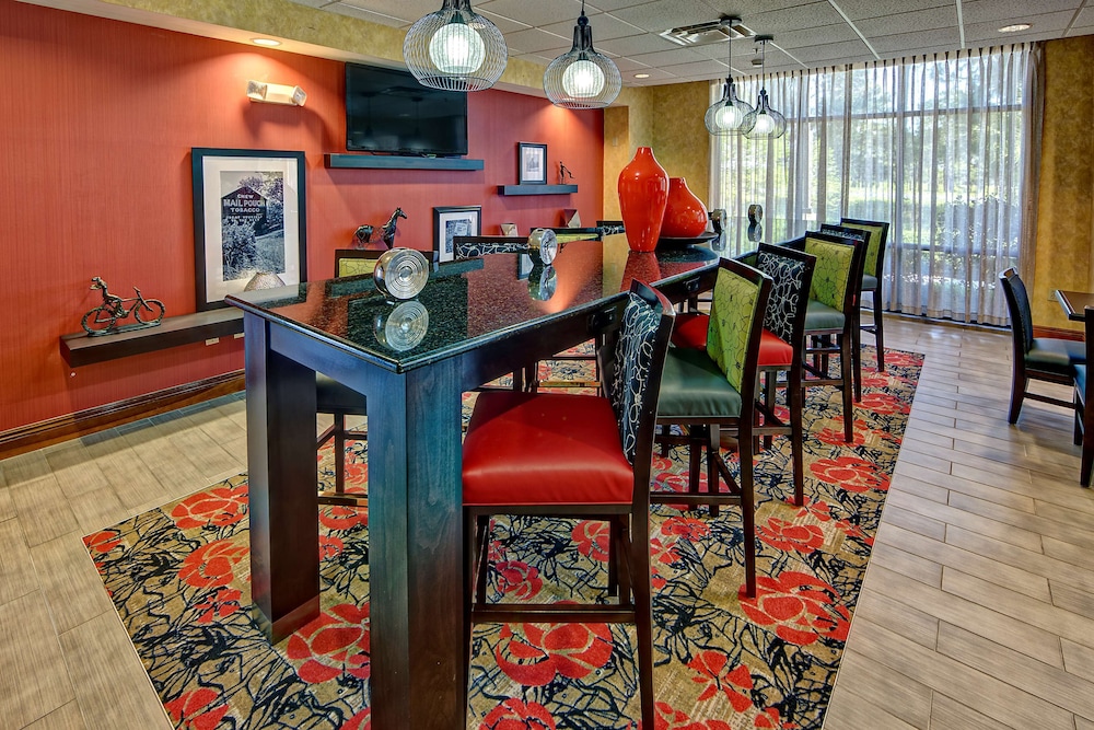 Hampton Inn Quincy - photo 22