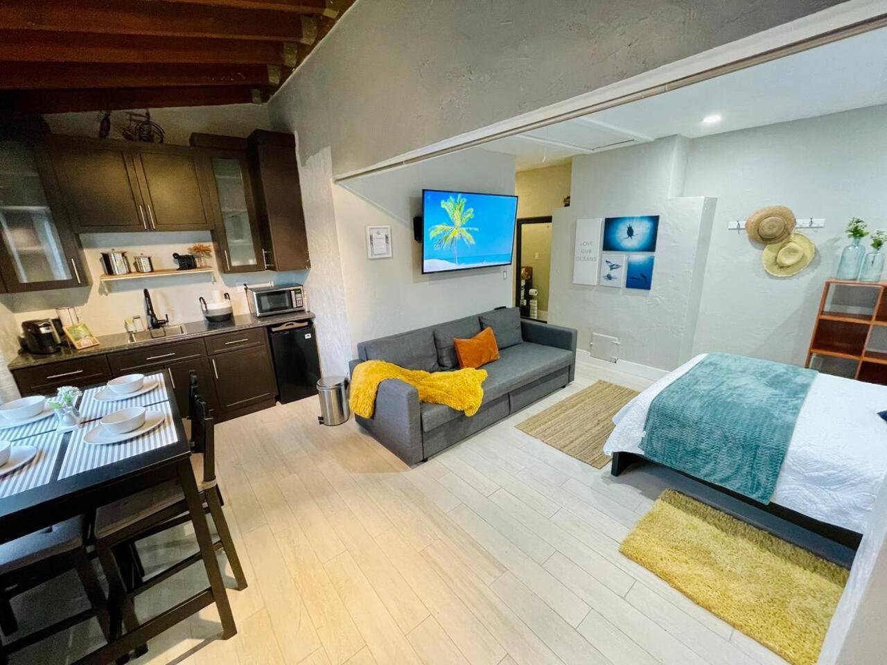 Orange You Glad you came — 4-Star Luxury Hotel in Miami, United States