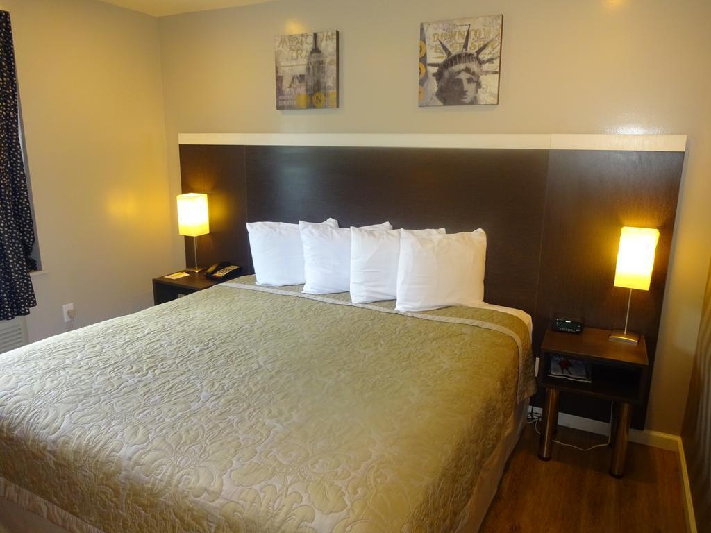 Super 8 By Wyndham Brooklyn Park Slope Hotel - photo 8