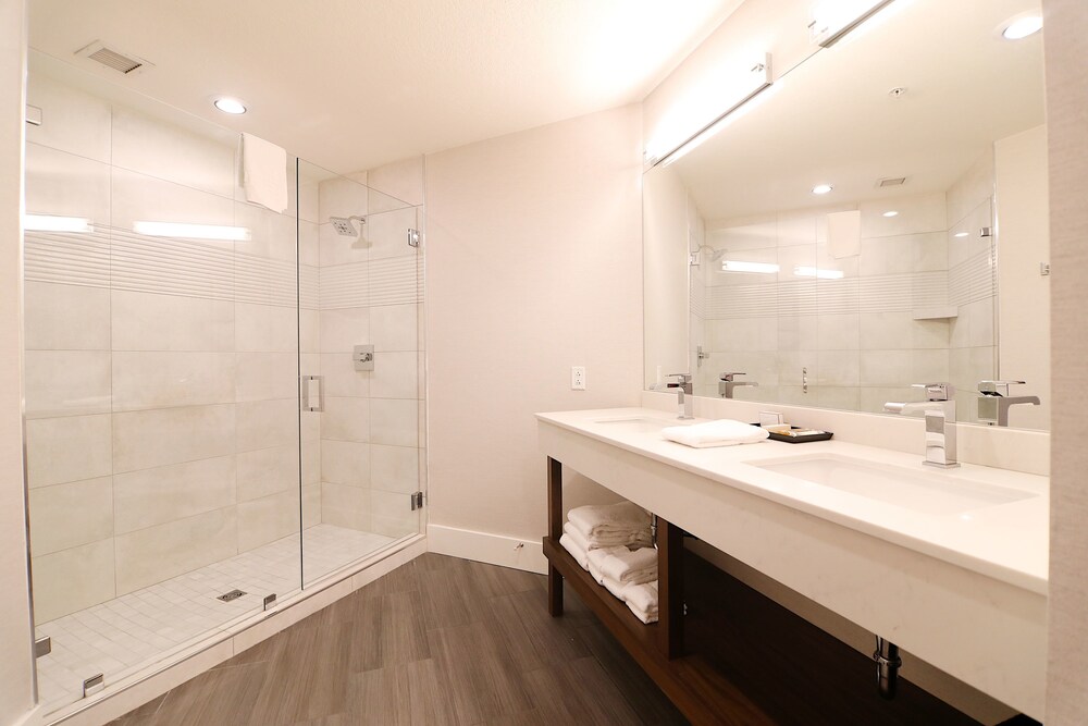 Royal Amsterdam Hotel - photo 16