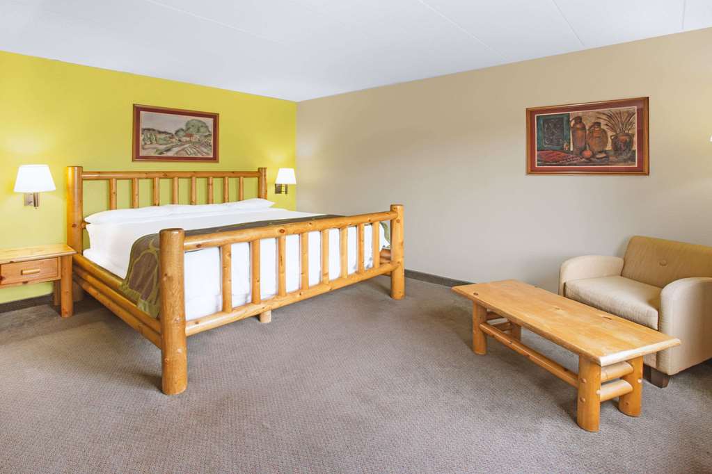 Super 8 By Wyndham Davenport - photo 6