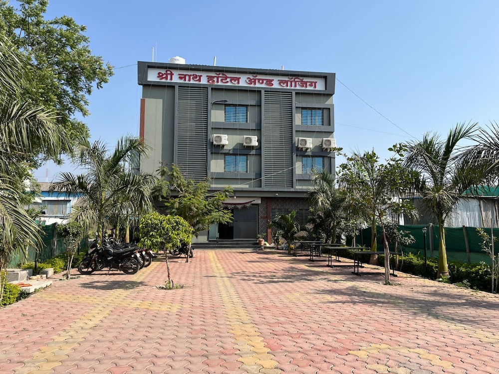 Shri Nath Hotel And Lodging — hotel in Gangapur