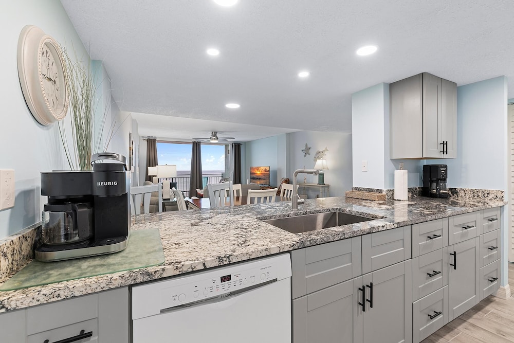Coronado Towers 703 - photo 5