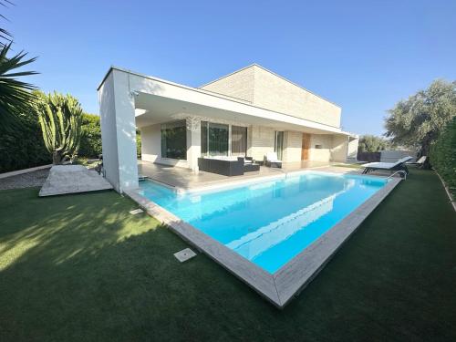 Villa Fiorentino — 4-Star Luxury Hotel in Rossano, Italy