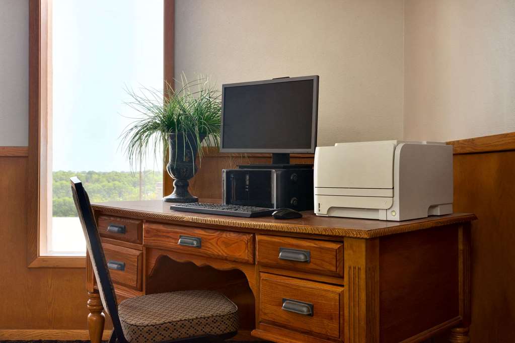 Travelodge by Wyndham Jefferson City - photo 16