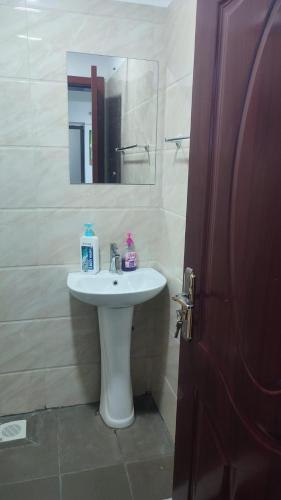 Ln Elegant Newly Furnished Stadeview Suites