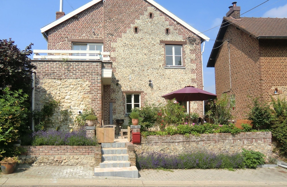 Heritage Holiday Home in Voeren With Terrace — 4-Star Luxury Hotel in Sint-Pieters-Voeren, Belgium