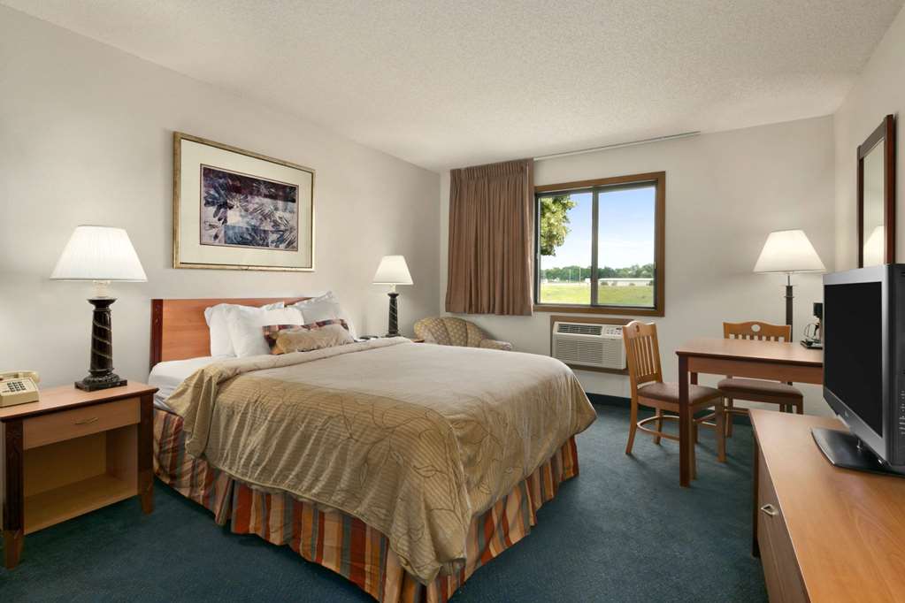 Days Inn by Wyndham Willmar - photo 3