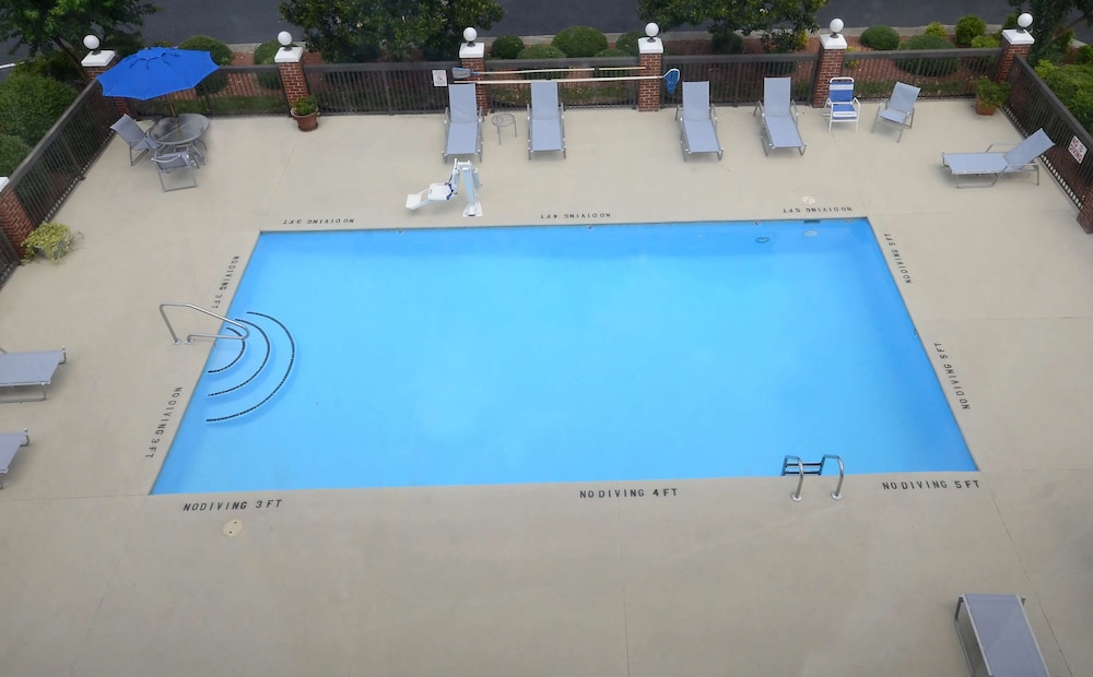 Hampton Inn Roxboro - photo 26