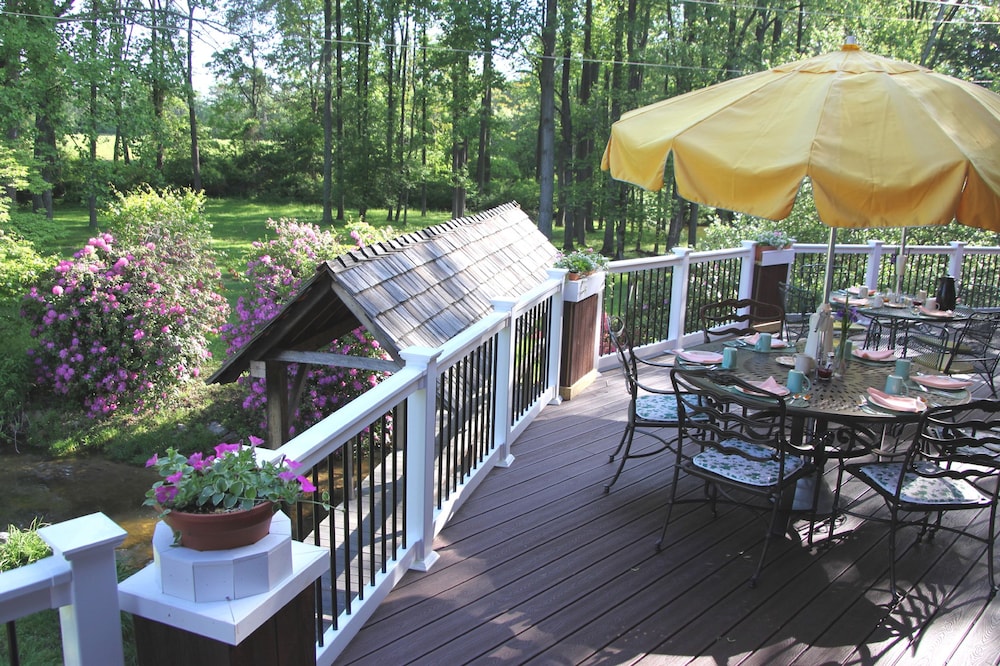 Hickory Bridge Farm Restaurant - photo 12