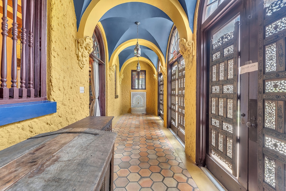 Young Mansion - photo 92