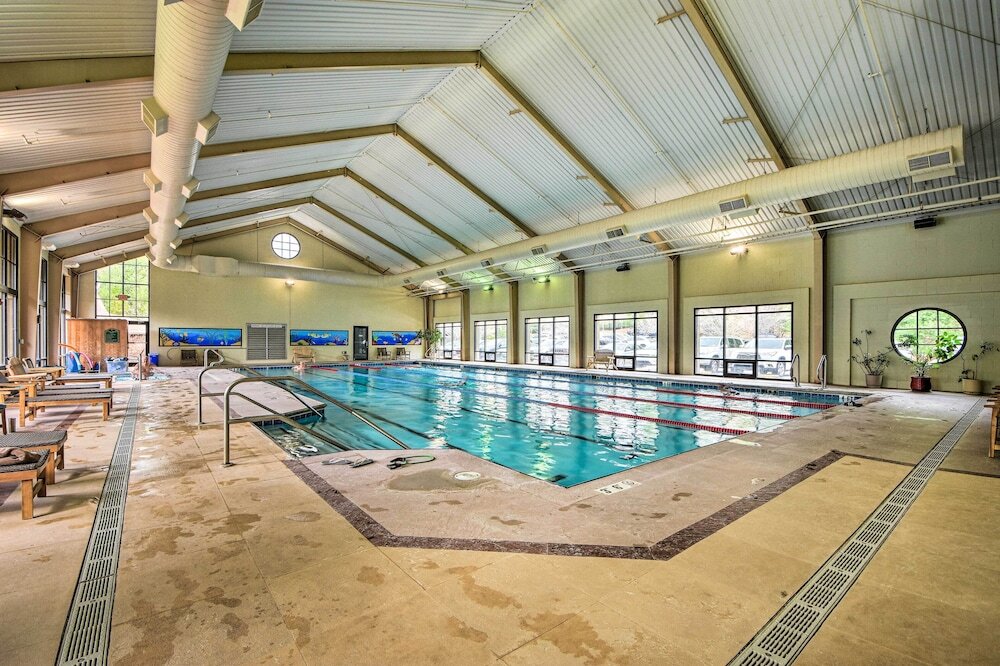 Big Canoe Mountain Resort Cabin w Pool Access - photo 12