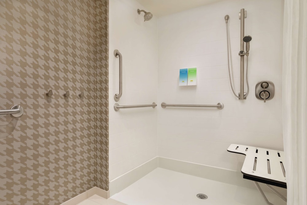 Home2 Suites by Hilton Chicago River North - photo 30