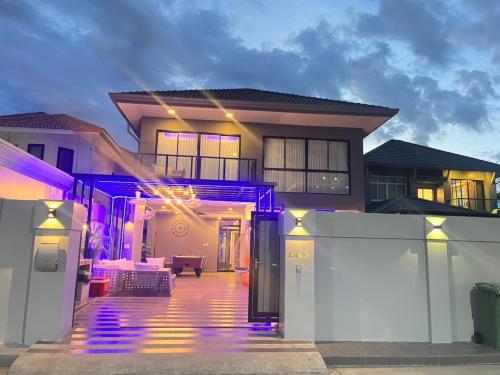 Ratsamee Poolvilla P in Pattaya, Thailand