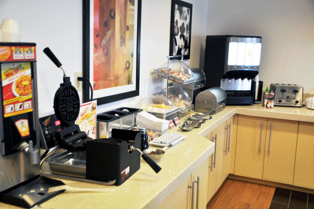 Towneplace Suites Abq Airport - photo 22