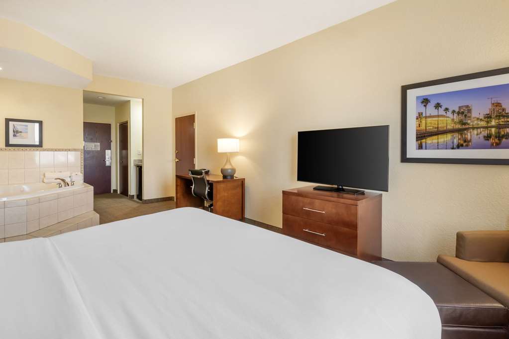 Comfort Inn & Suites Northeast Gateway - photo 17