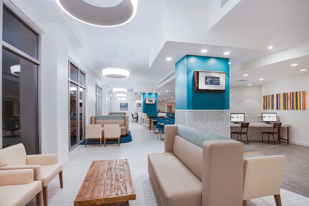 Holiday Inn Express & Suites Panama City Beach Beachfront by IHG - photo 119