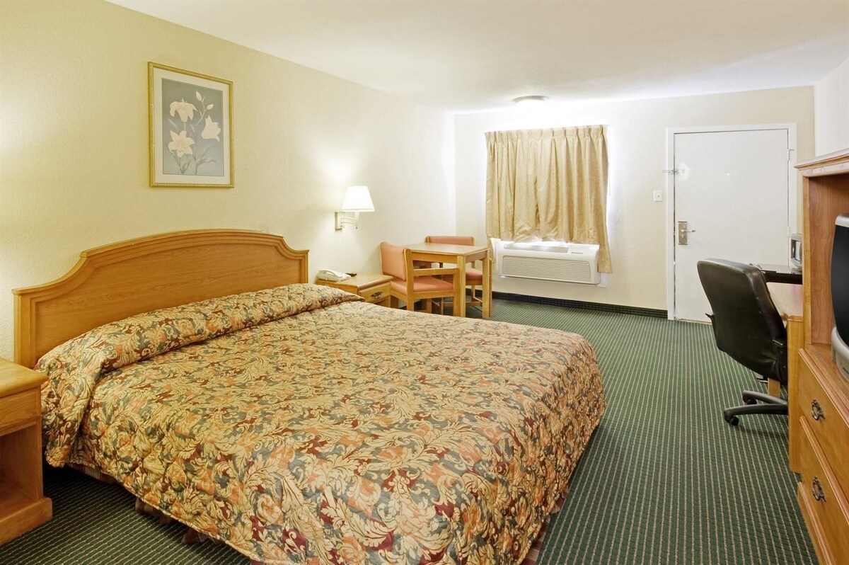Americas Best Value Inn Gainesville TX - photo 10